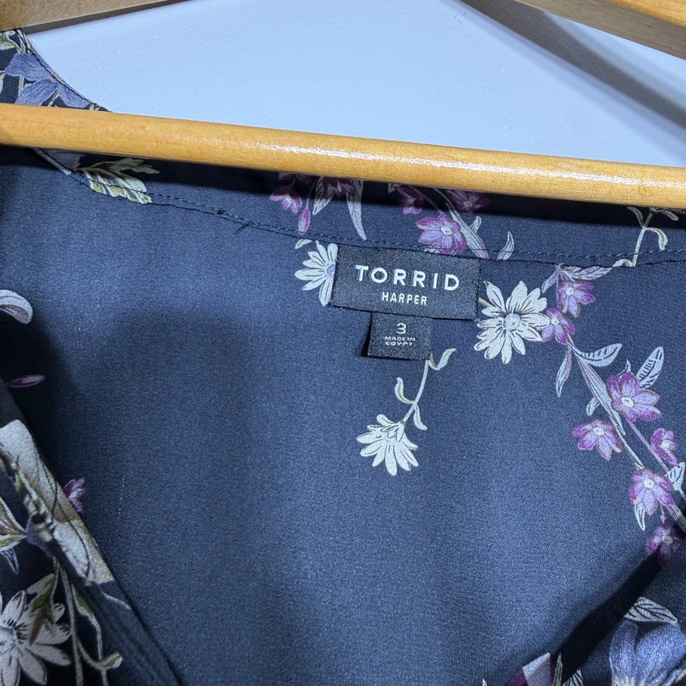 Torrid Women’s Plus Size Floral Blouses Bundle Lot Size 3XL - Picture 7 of 7